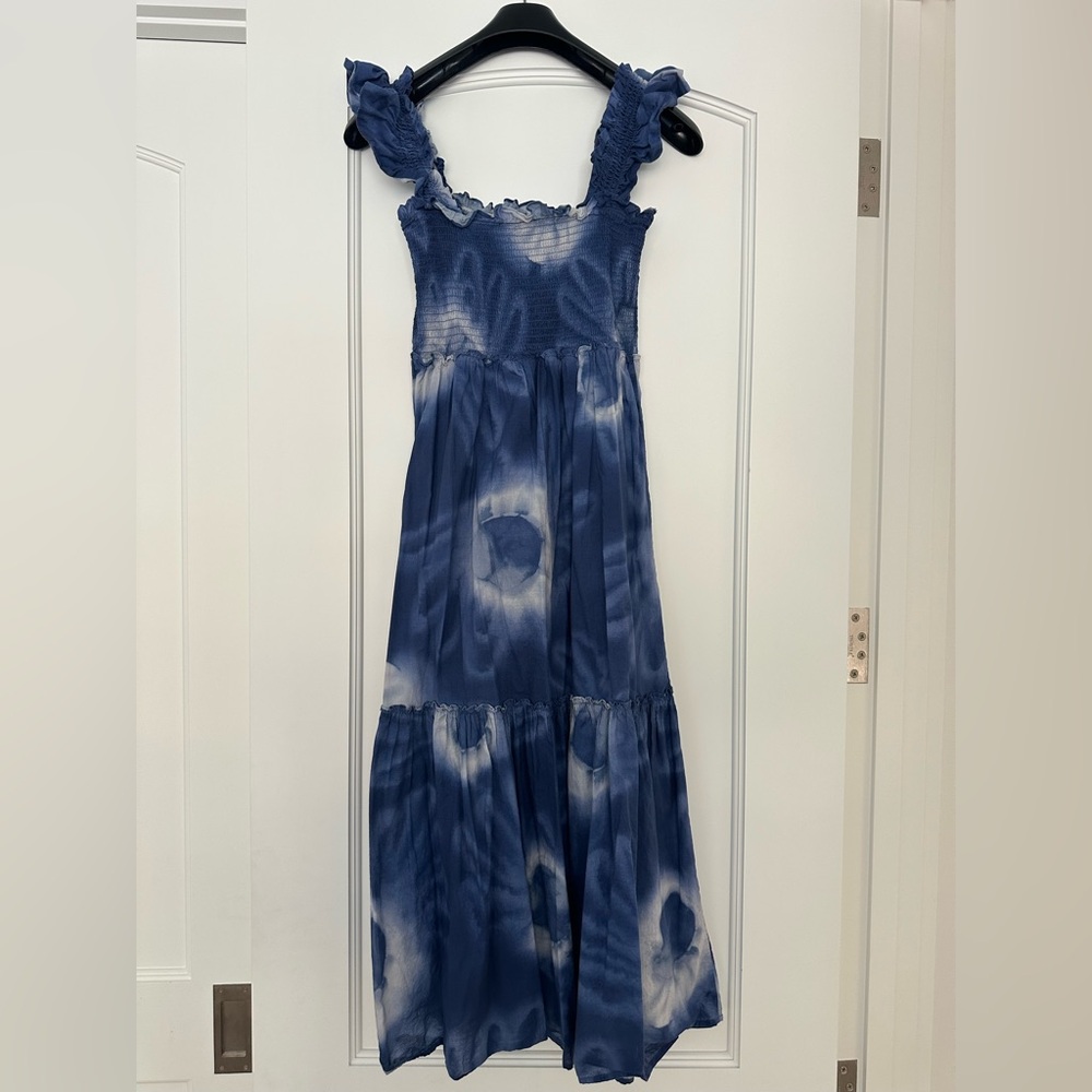 RORY FLUTTER SLEEVE DRESS Tuckernuck Size M Blue

Blue Tie-Dye 100% Cotton Dress